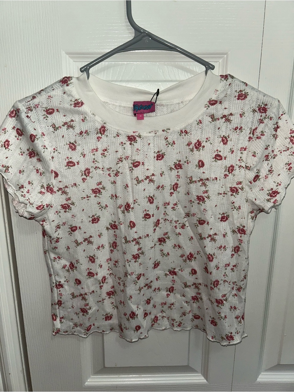 Edikted White Short Sleeve Ribbed Top with Pink Floral Print